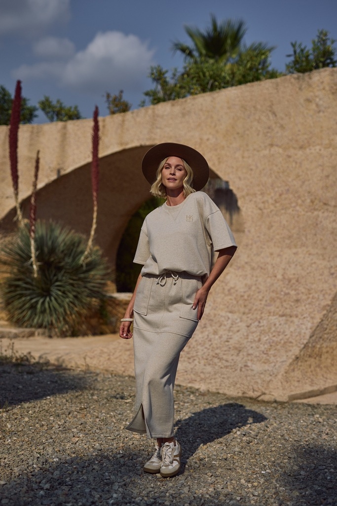 Maartje skirt lurex sand, roos pullover lurex sand.jpg